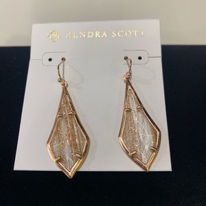Olivia Drop Earrings Kendra Scott - amazing condition. Dust bag included